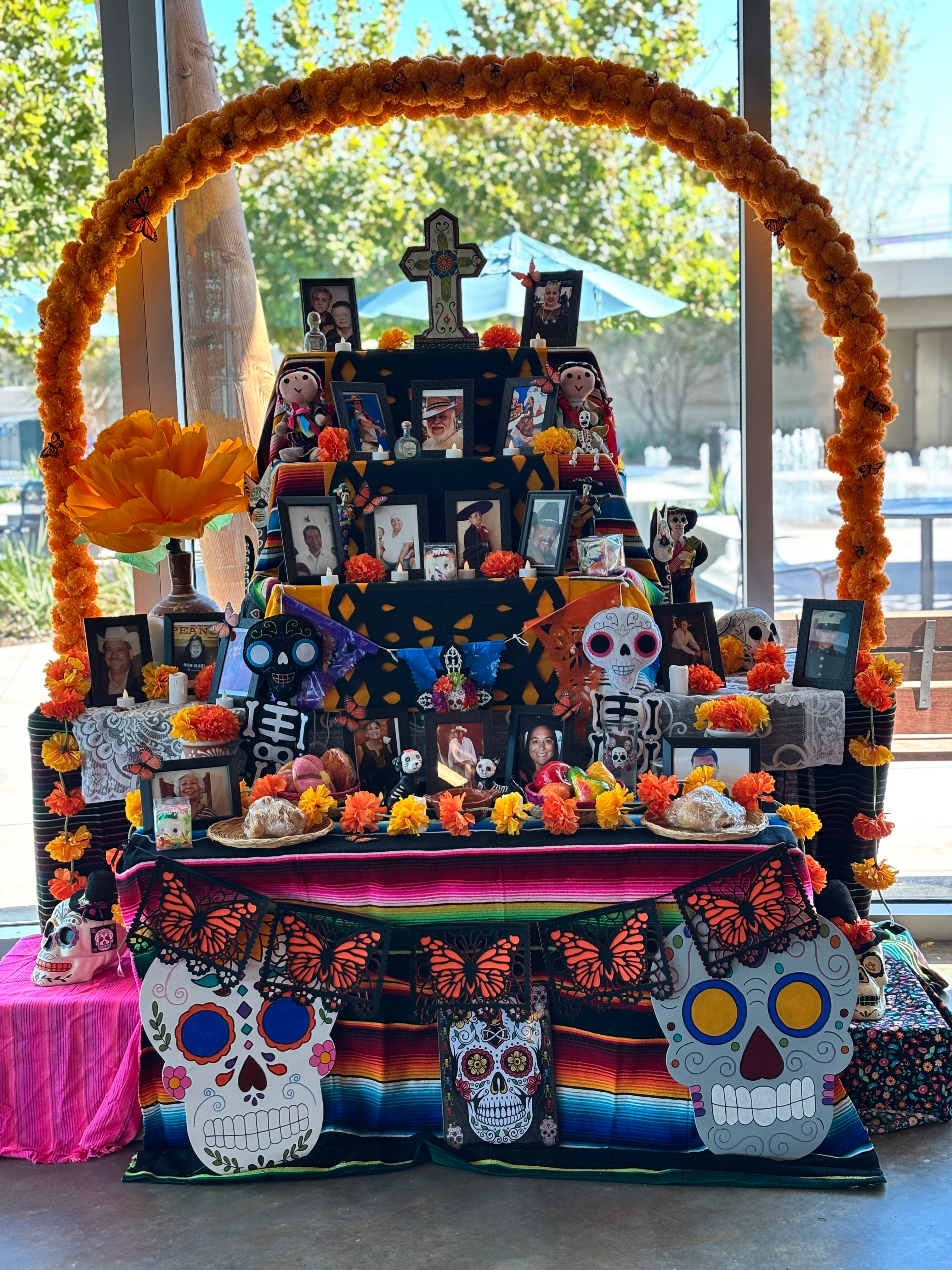 Día de los Muertos en Halperin Park: Raíces y memoria