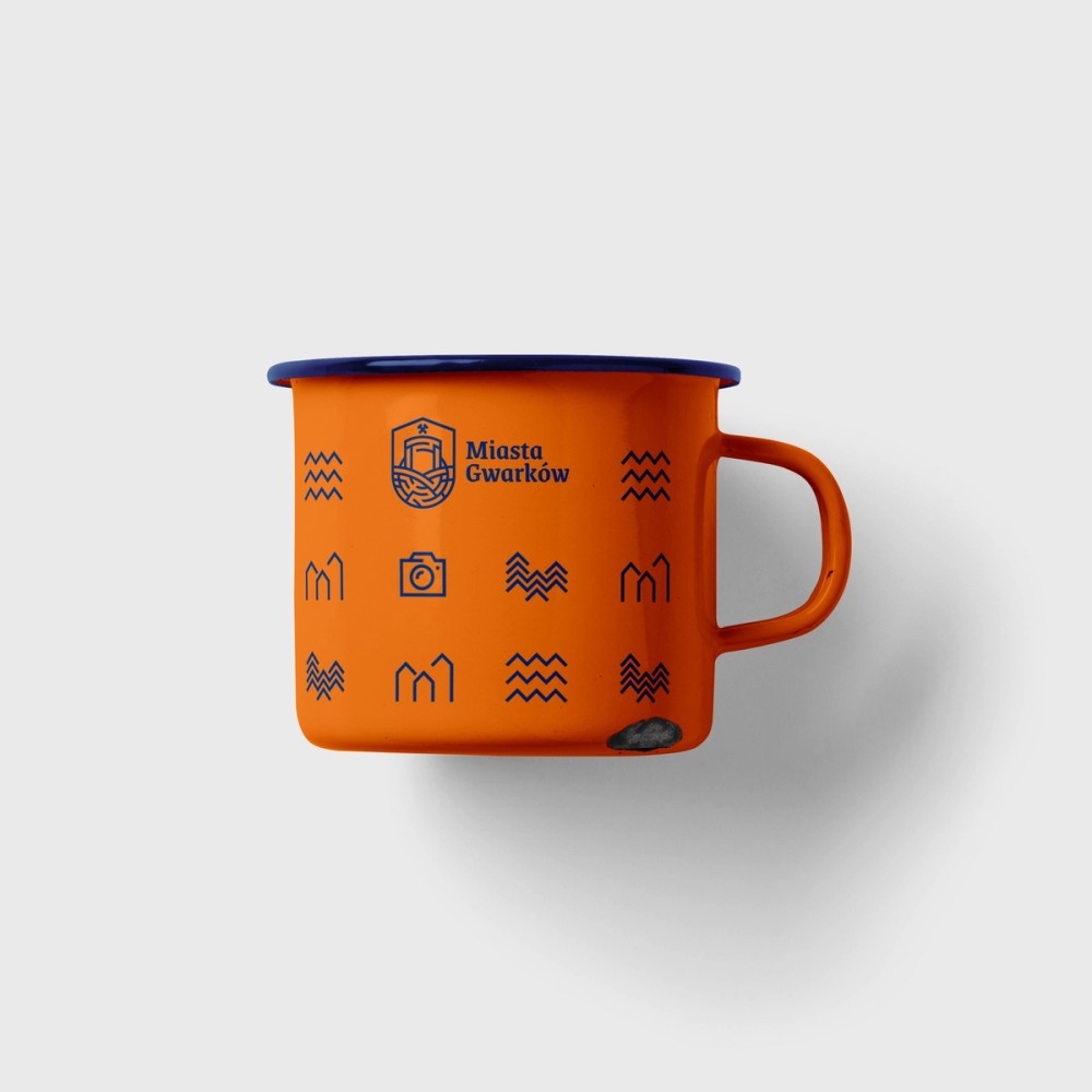 Enamel mug with the emblem and icons