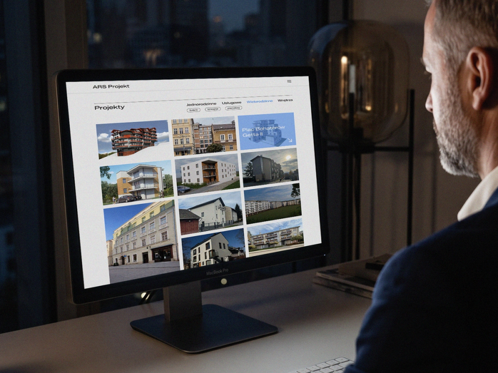 The ARS Projekt site viewed on a monitor in the evening