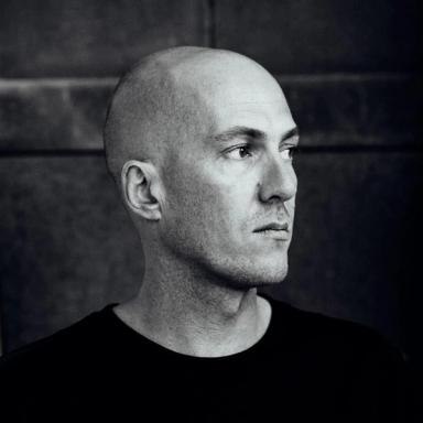 Photo of Julian Jeweil