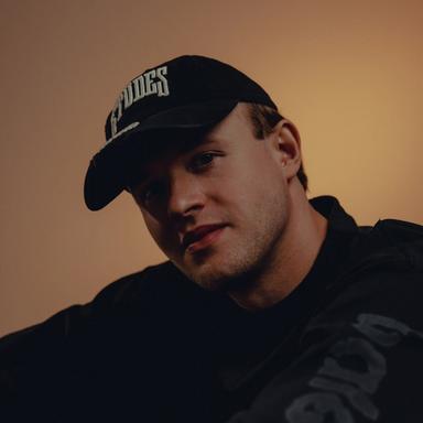 Photo of Marten Lou
