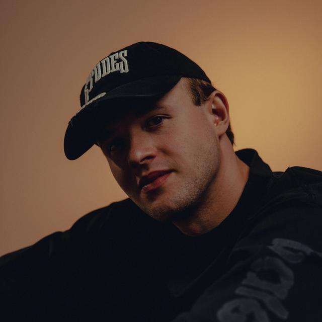 Photo of Marten Lou
