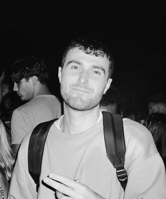 Photo of Fred again..