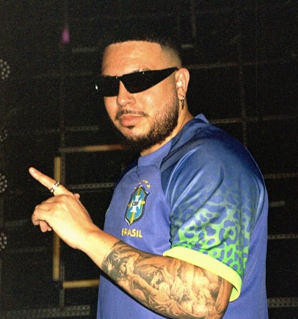 Photo of Ferra Black