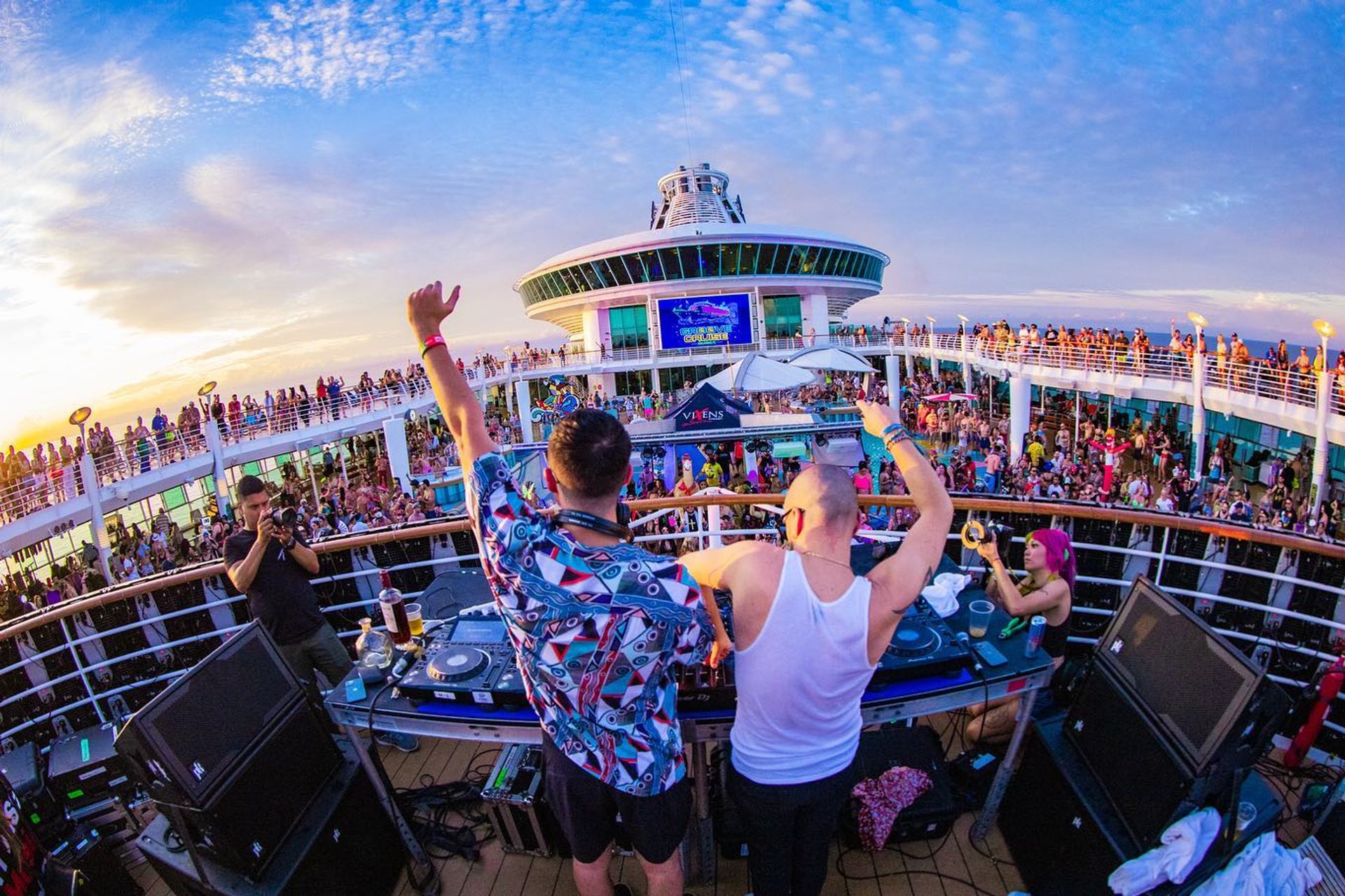 groove cruise cabo themes