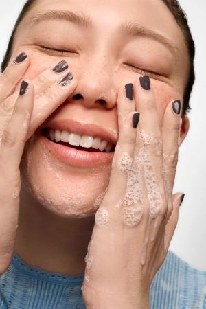 Shot_32_STEFFIE – GOOD CLEANUP APPLICATION_2215_V2