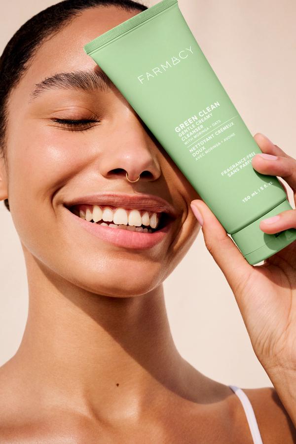 Shot_12_Summer_Hero_Skin_5305_V4_CMYK_QC_FINAL