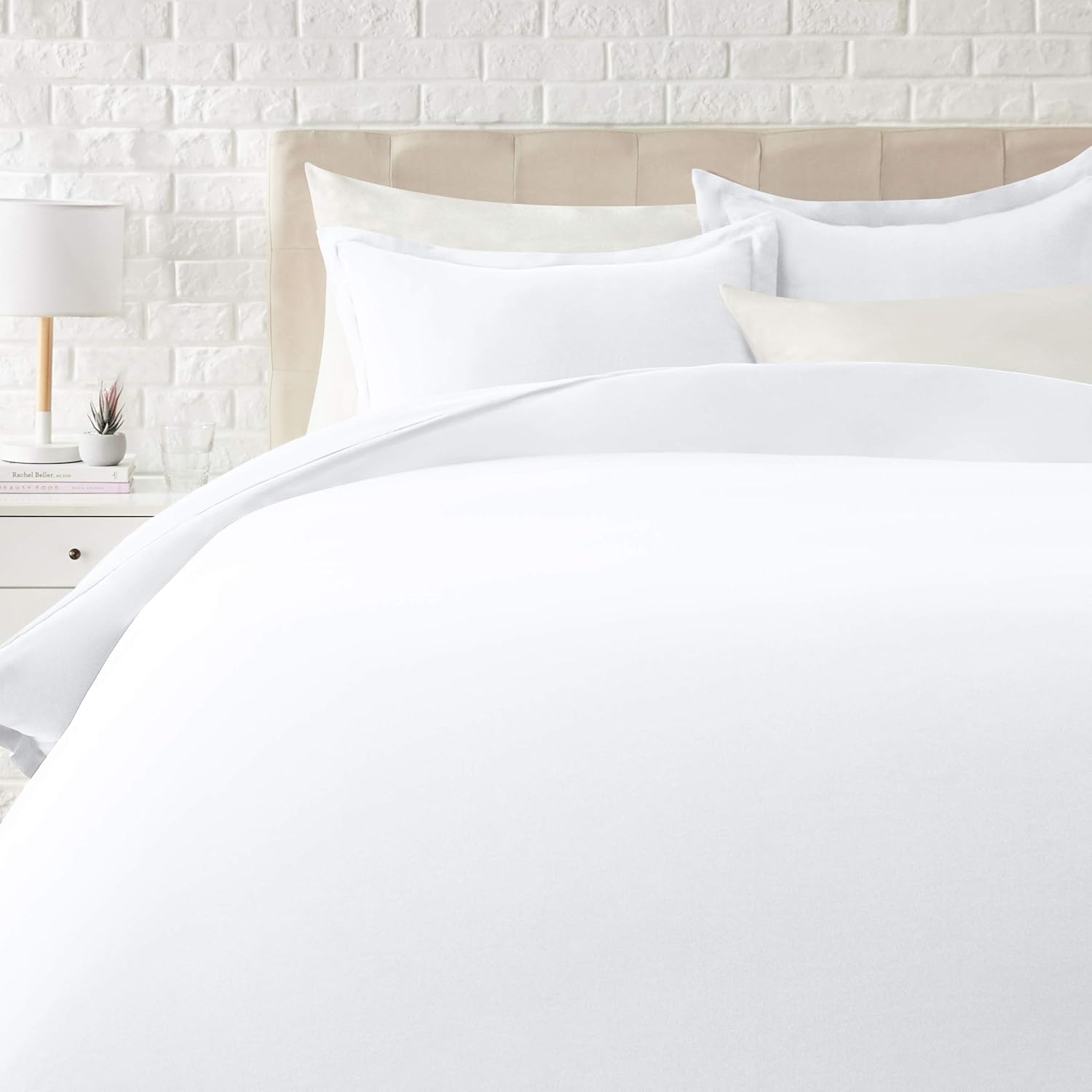 Amazon Basics Lightweight Wrinkle-Resistant Microfiber 3 Piece Duvet Cover Set – product image