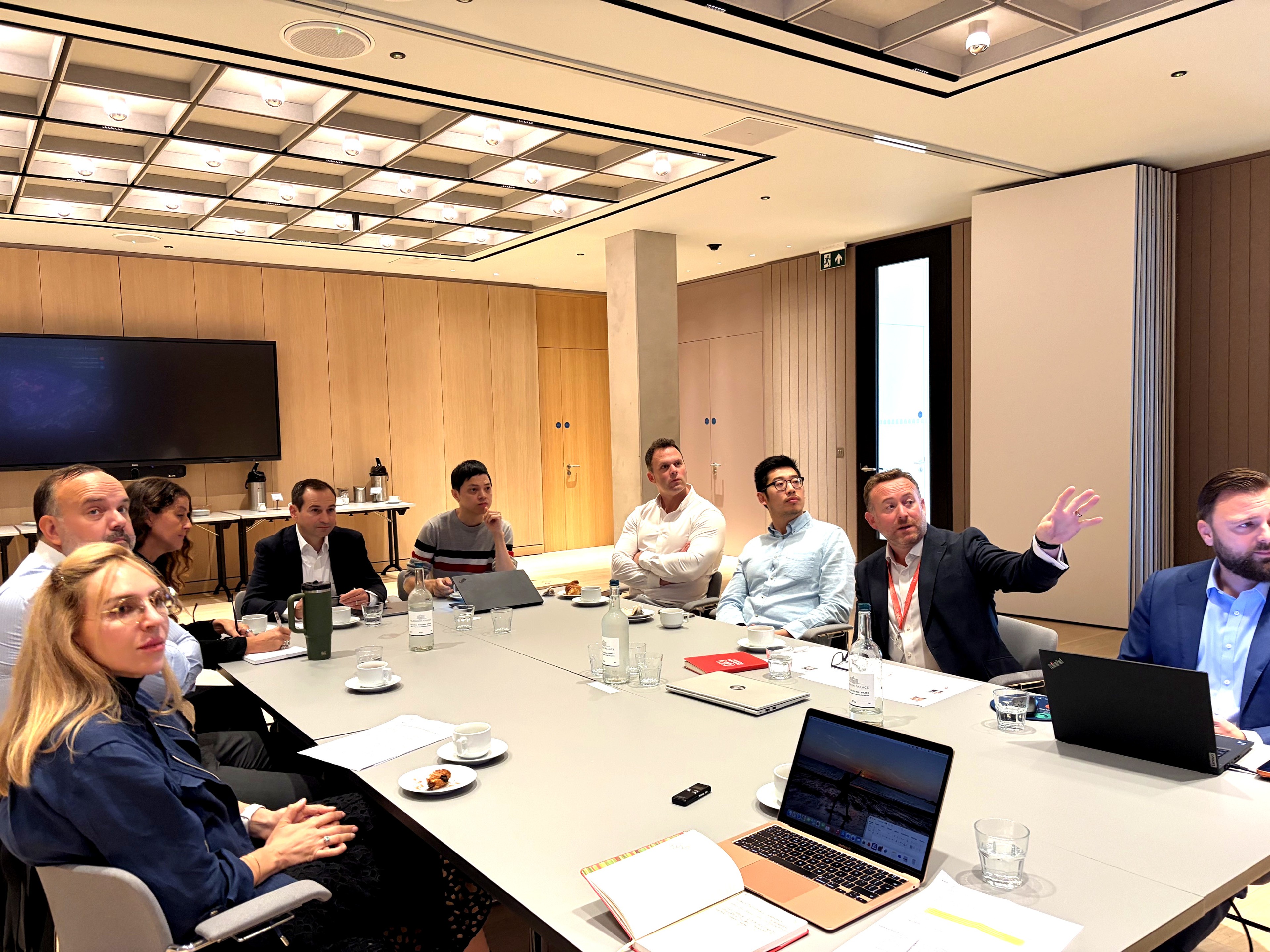 Breakfast roundtable on the future of artificial intelligence in Oxford, chaired by Fortune AI Editor Jeremy Kahn.