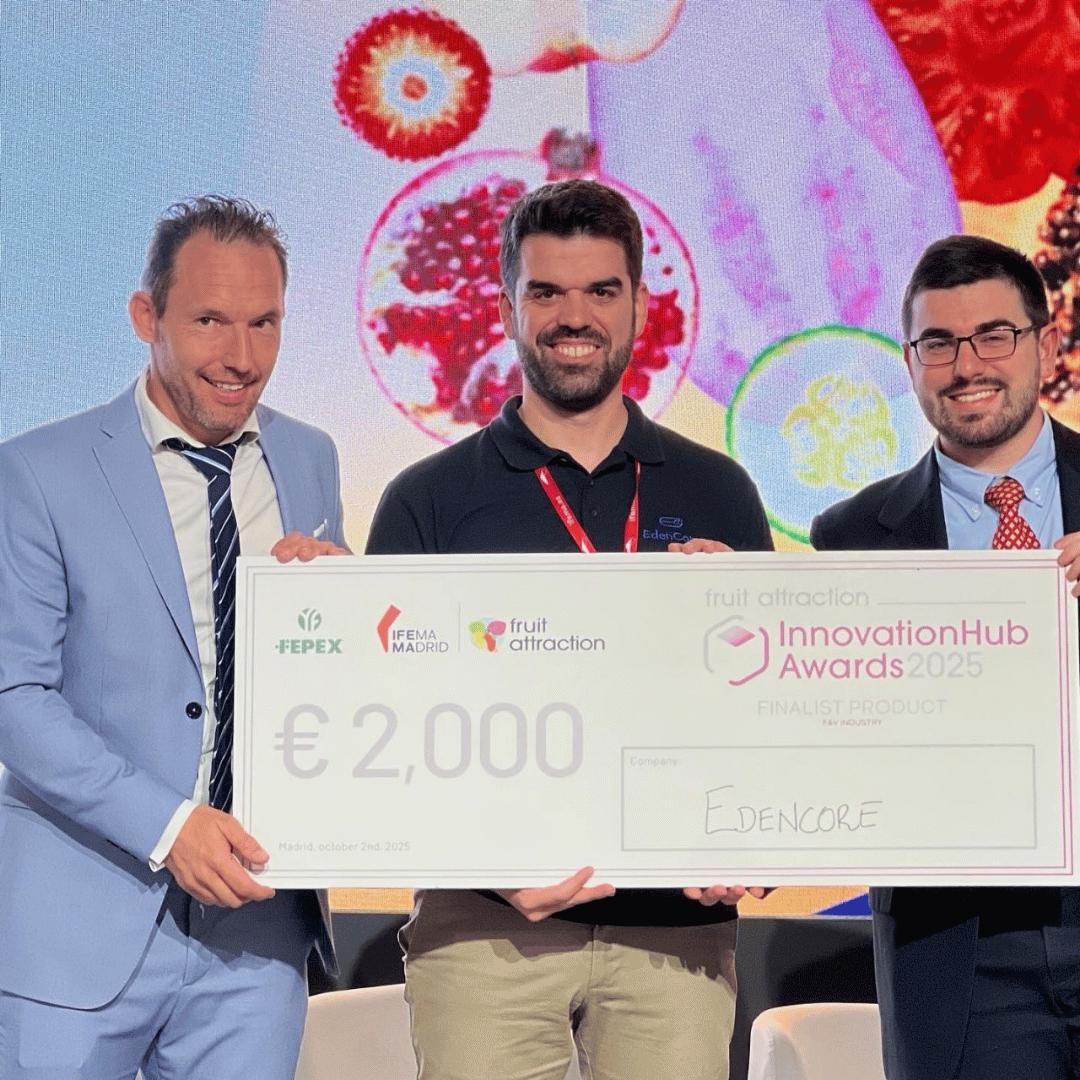 EdenCore team receiving the innovation award at Fruit Attraction 2025