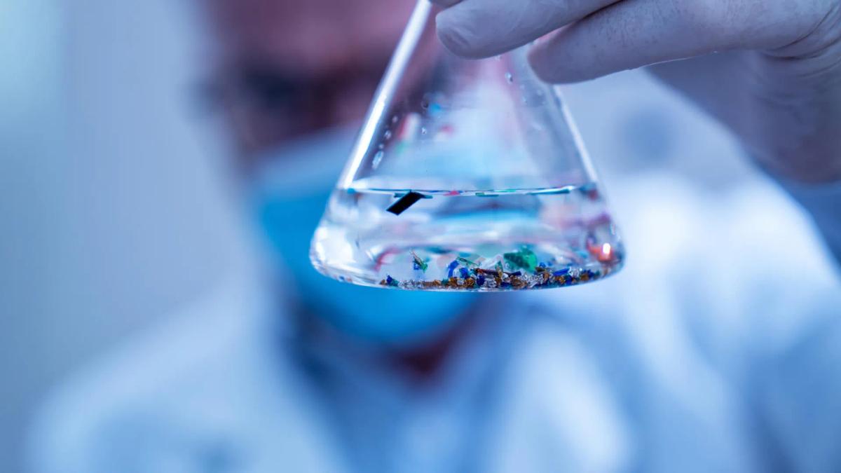 Melting plastic into gasoline at oven temperature