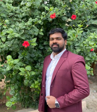 Portrait of counsellor Justin Mathew