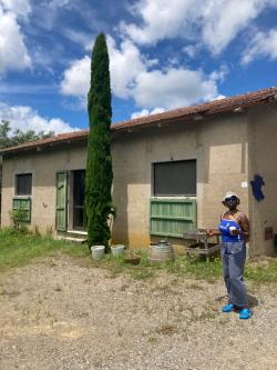 Missing alternative text