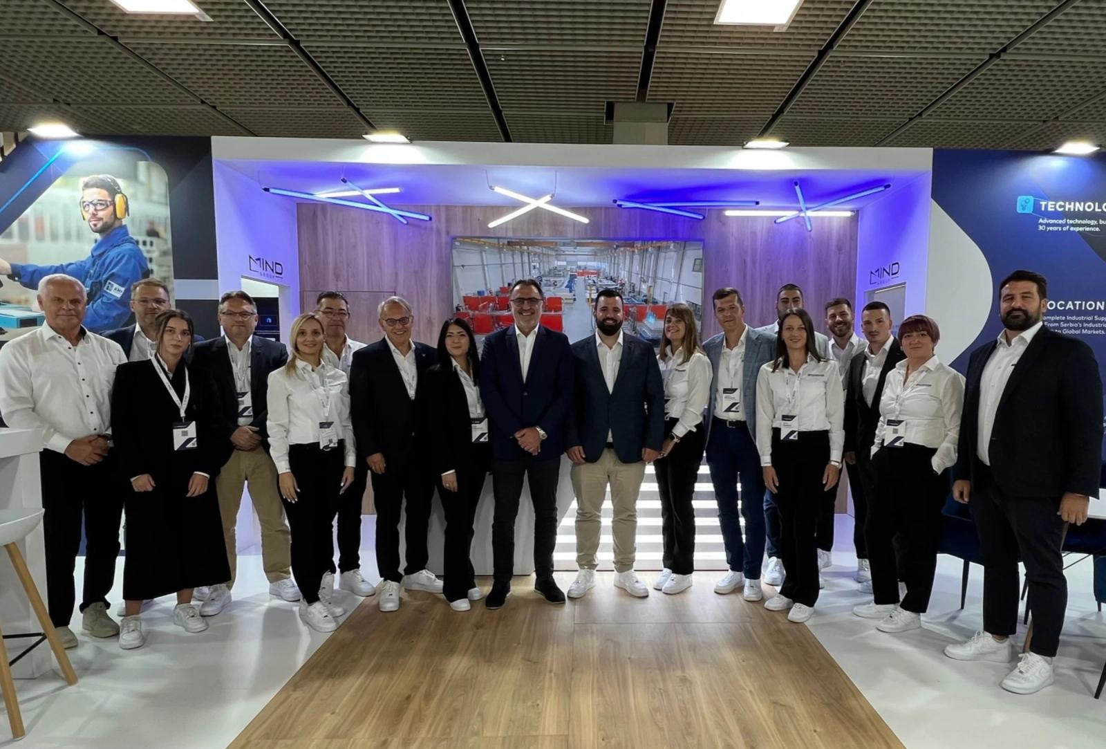 Gemeinsames Photo unseres Teams auf der internationaler Messe Innotrans 2026 in Berlin.
