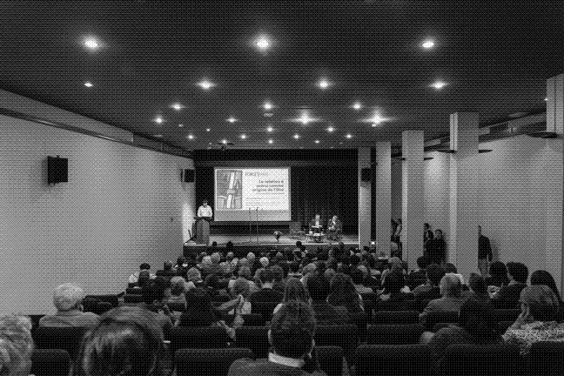 Forum Paris, un espace de dialogue