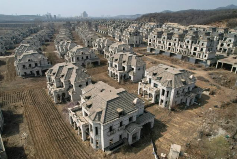China’s Deepening Economic Malaise: Deflationary Risks and a Persistent Real Estate Crisis