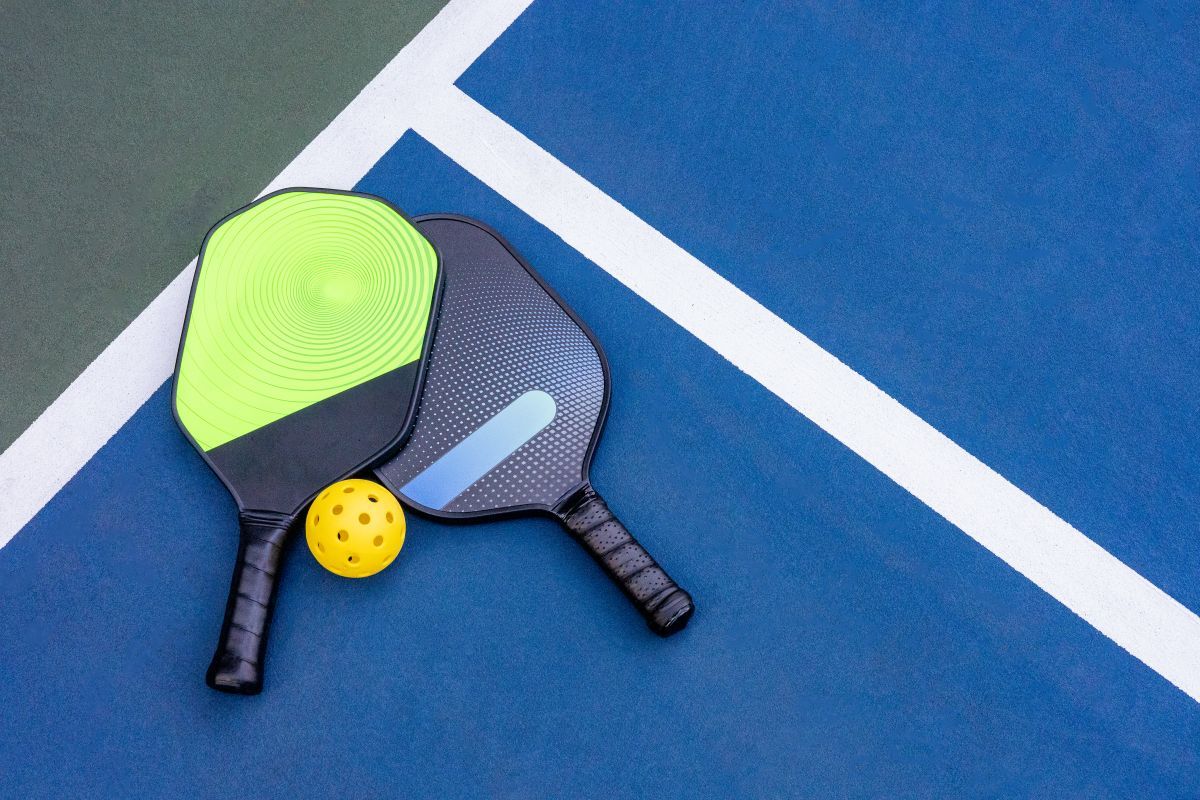 Pickleball paddle