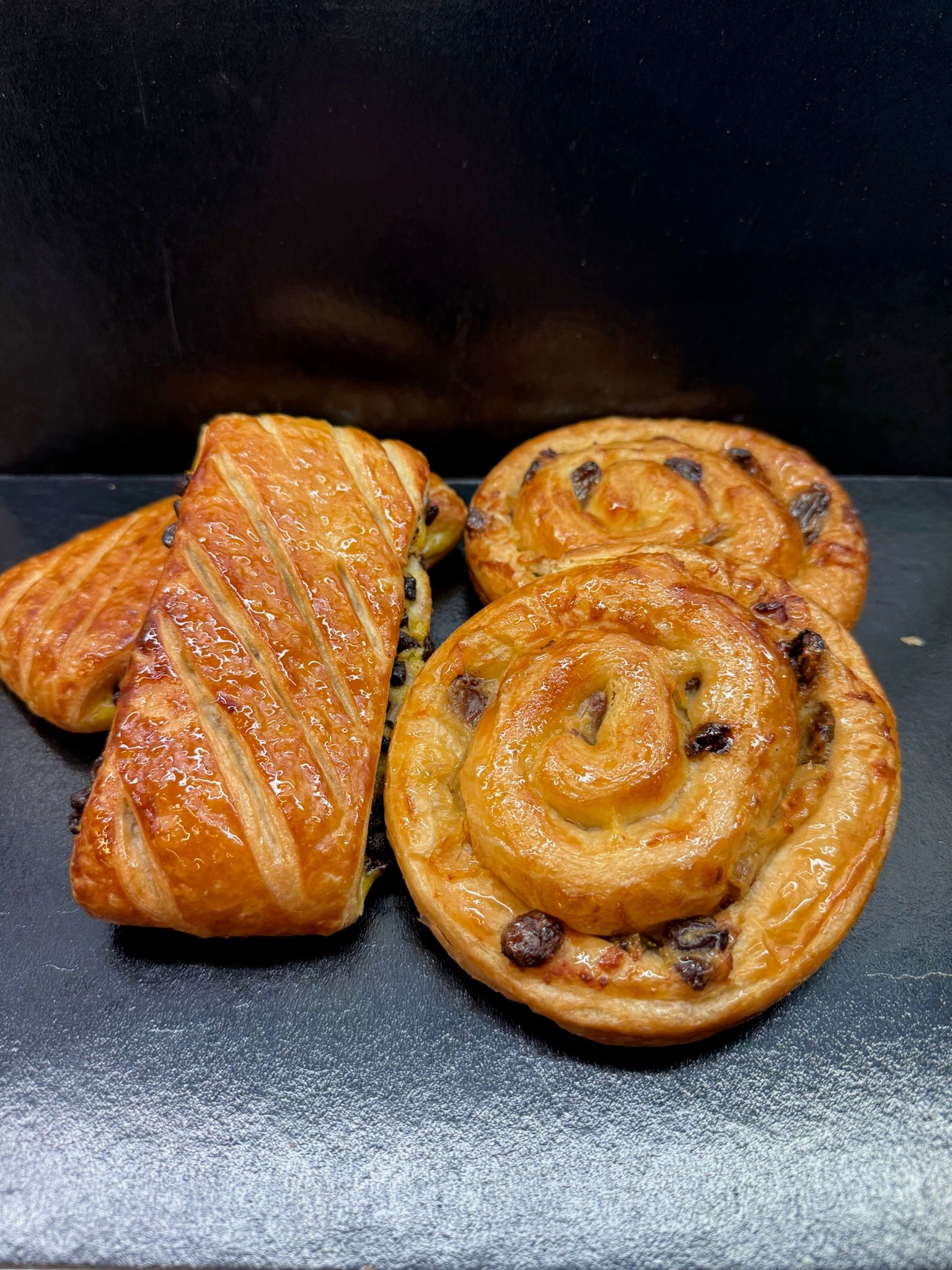 Suisse et pain au raisin – Viennoiseries artisanal à Thourotte