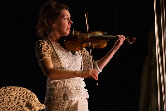 Marion de la Bretèque au violon