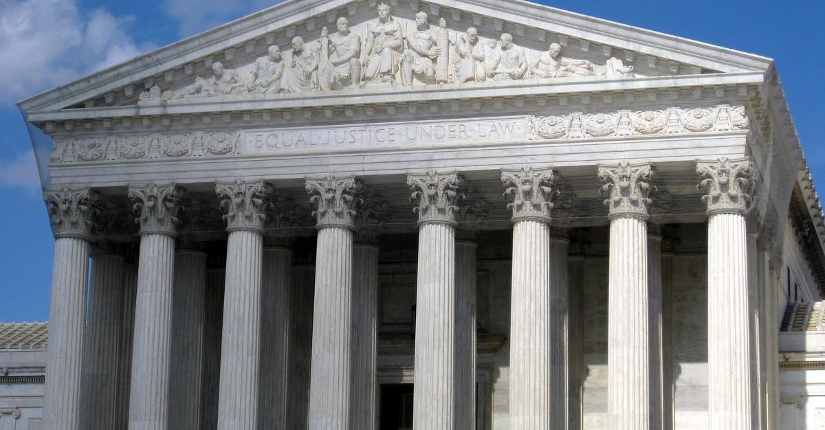 www.scotusblog.com