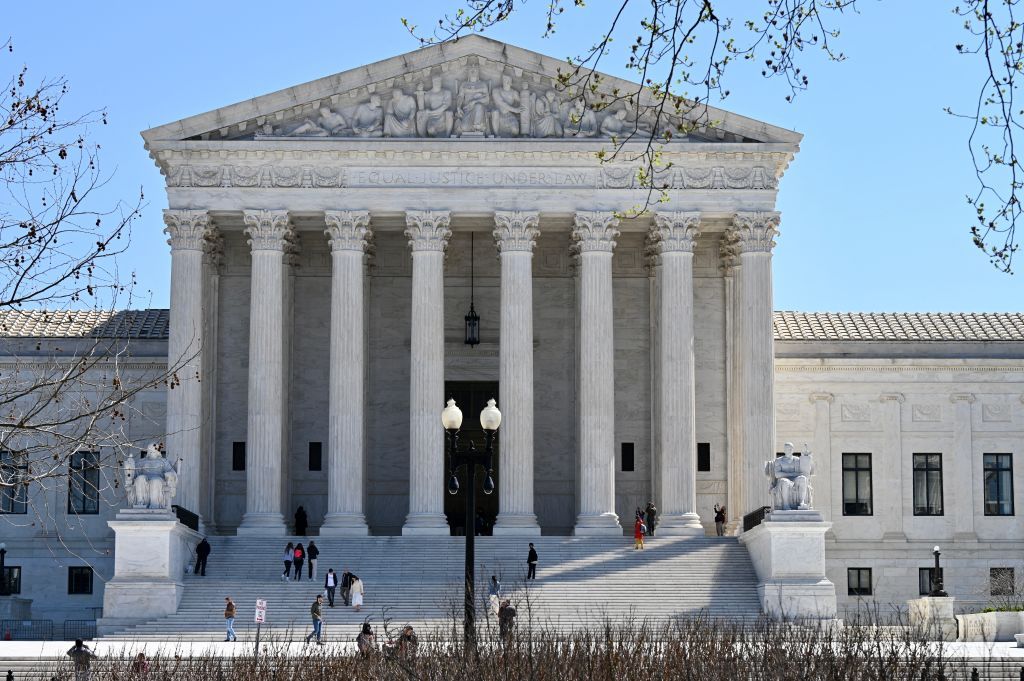 Justices debate who gets to decide that pesticide labels need a cancer warning