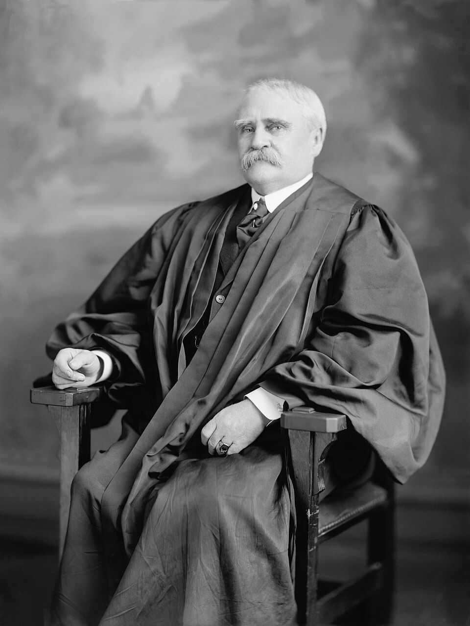 Official portrait of Horace Harmon Lurton