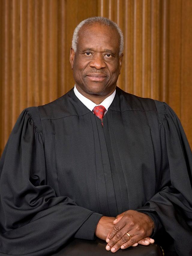 Official portrait of Clarence Thomas