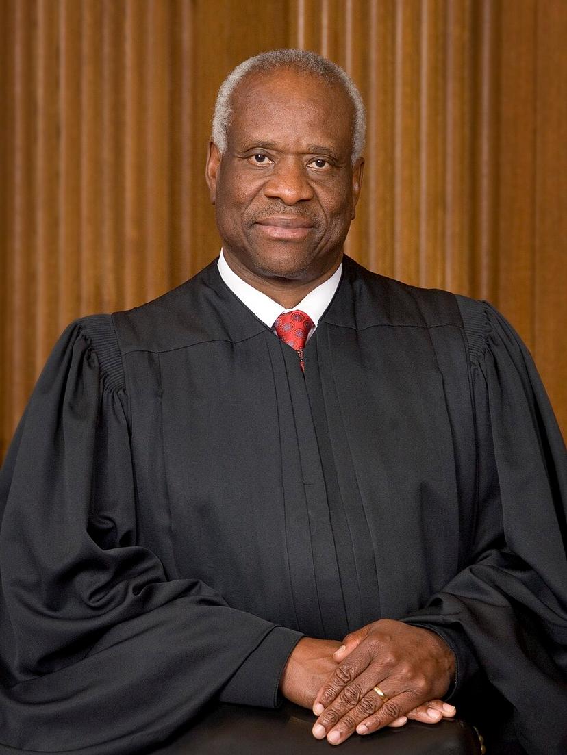 Official portrait of Clarence Thomas
