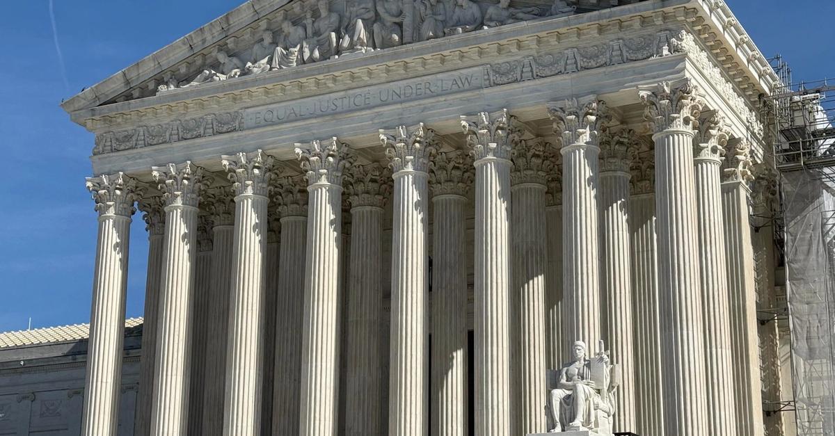 www.scotusblog.com