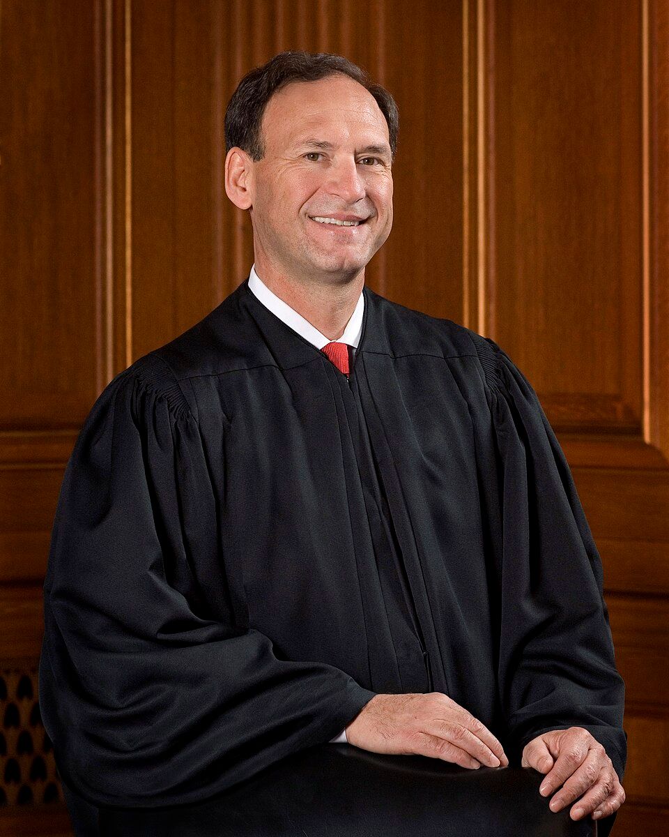 Official portrait of Samuel A. Alito Jr.
