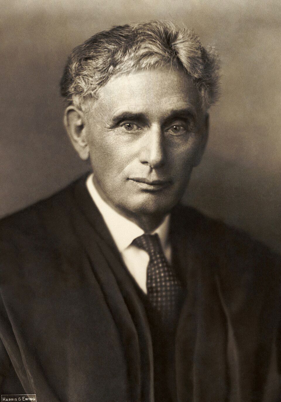 Official portrait of Louis Dembitz Brandeis