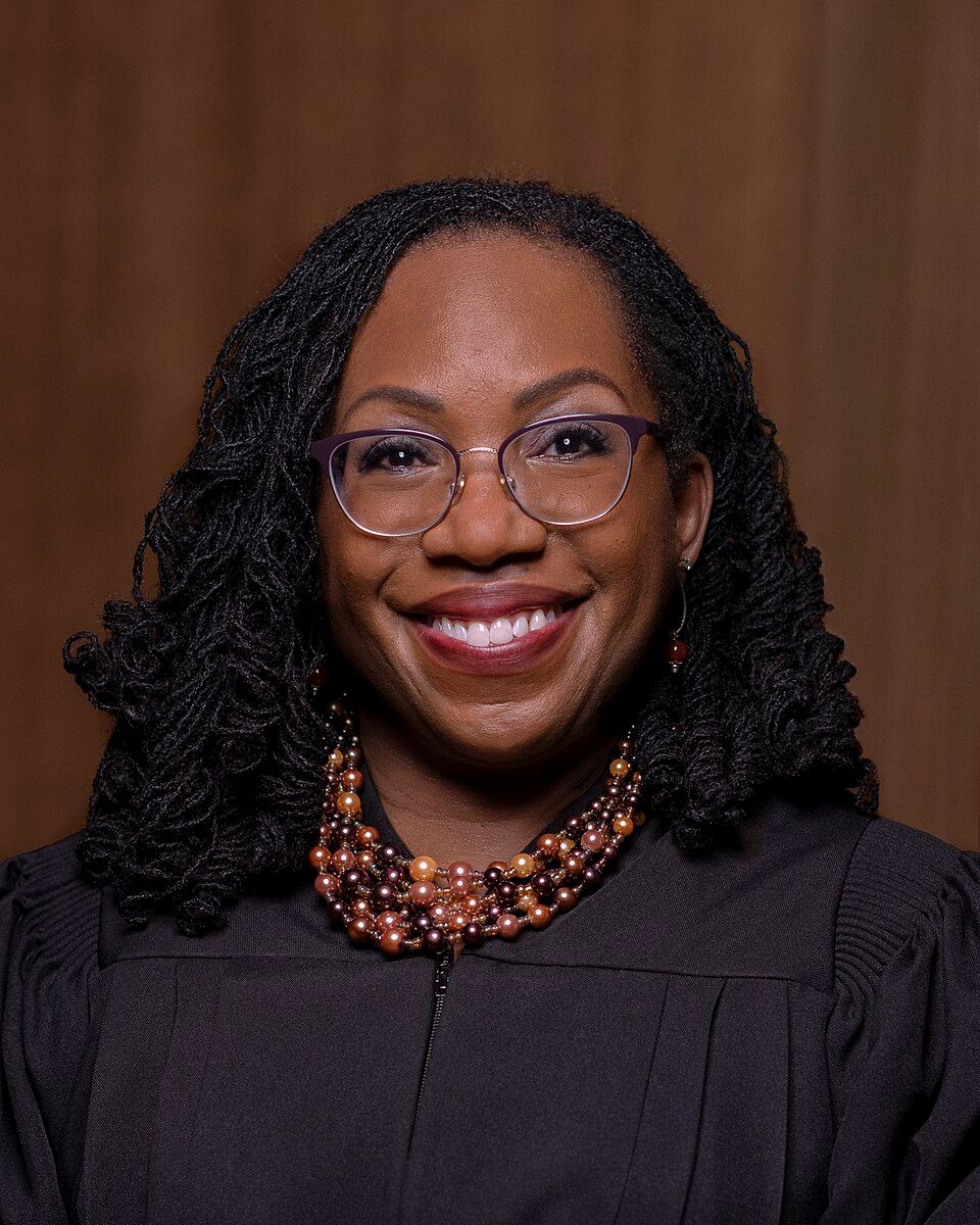 Official portrait of Ketanji Brown Jackson