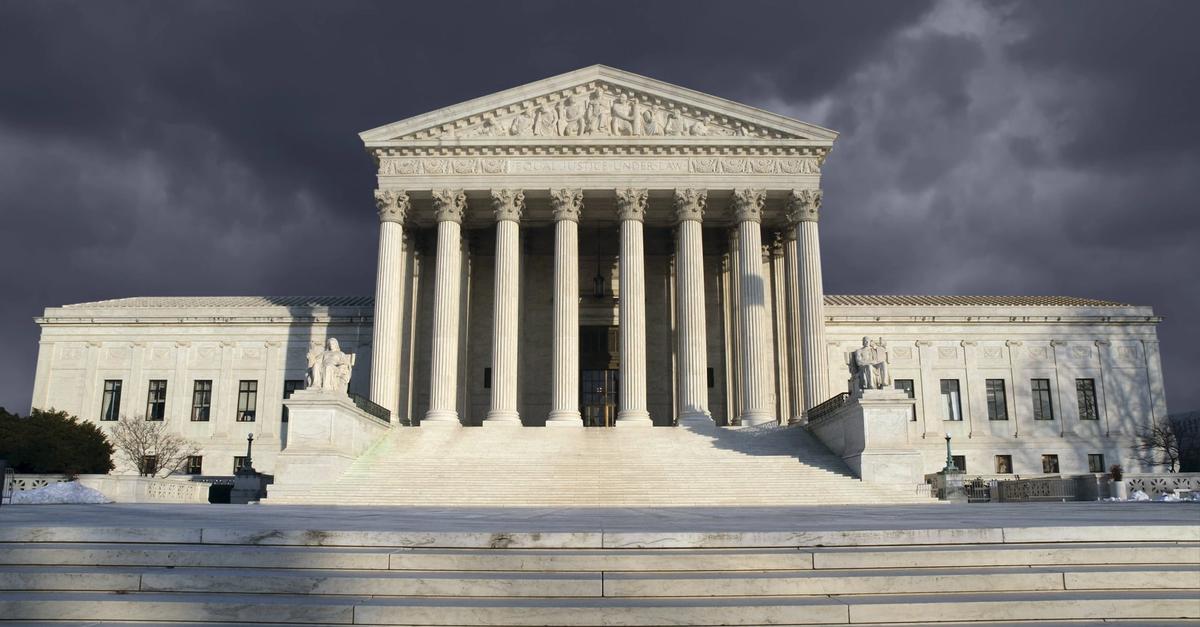 www.scotusblog.com