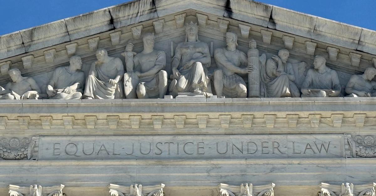 www.scotusblog.com