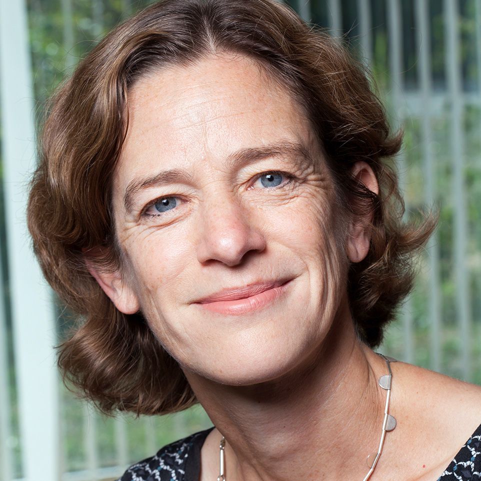 Amanda Frost headshot