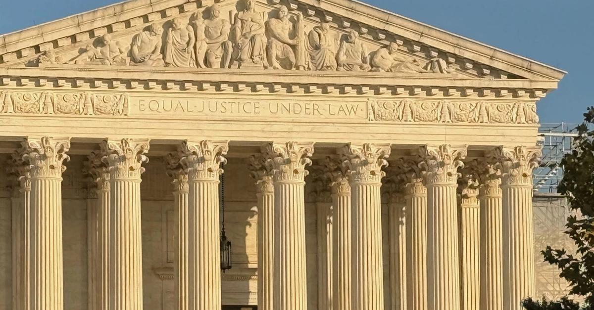 www.scotusblog.com