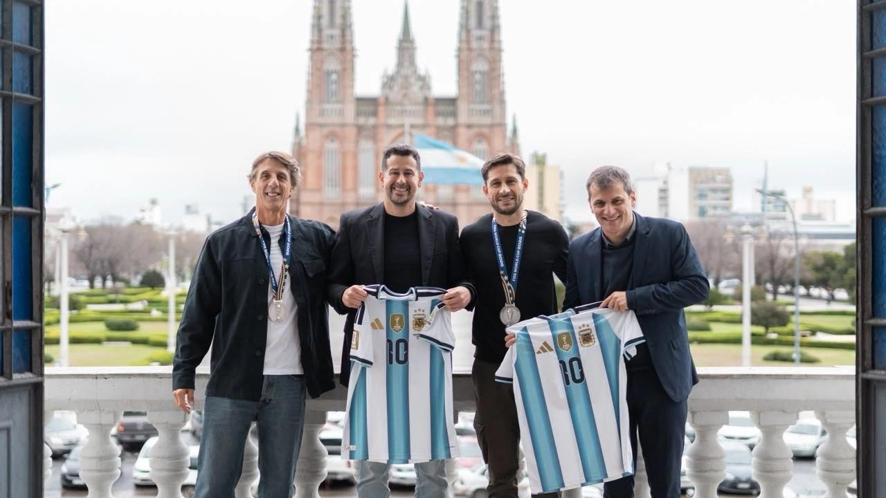Todos juntos.