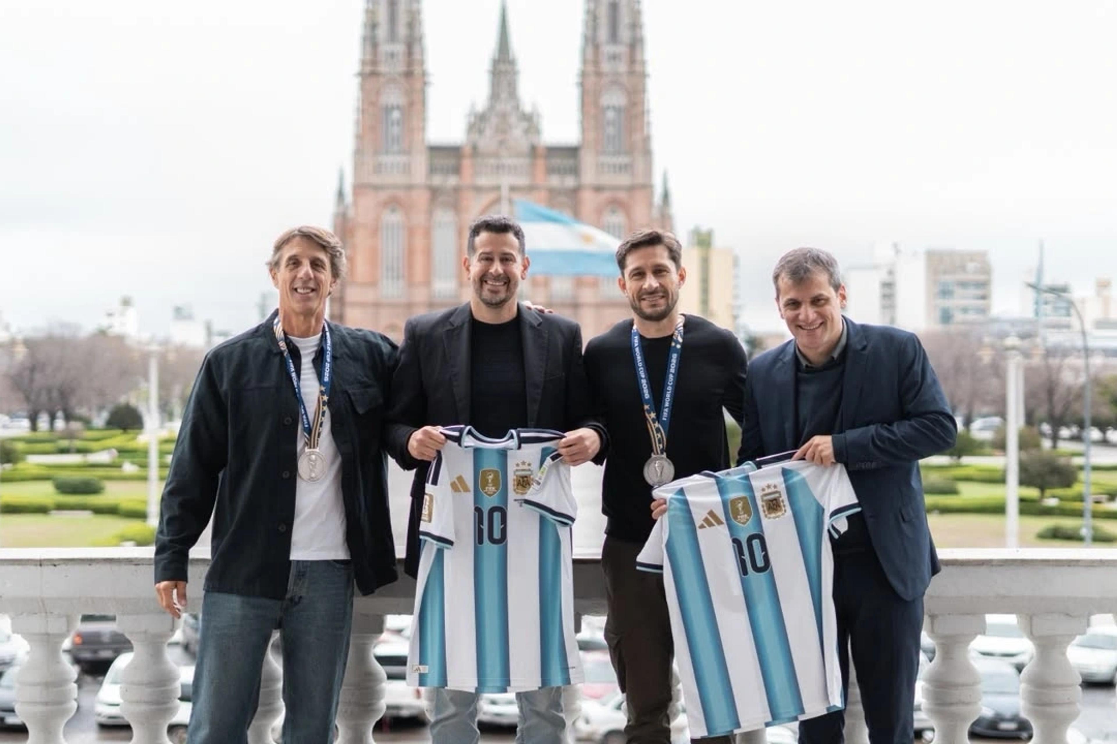 Todos juntos.