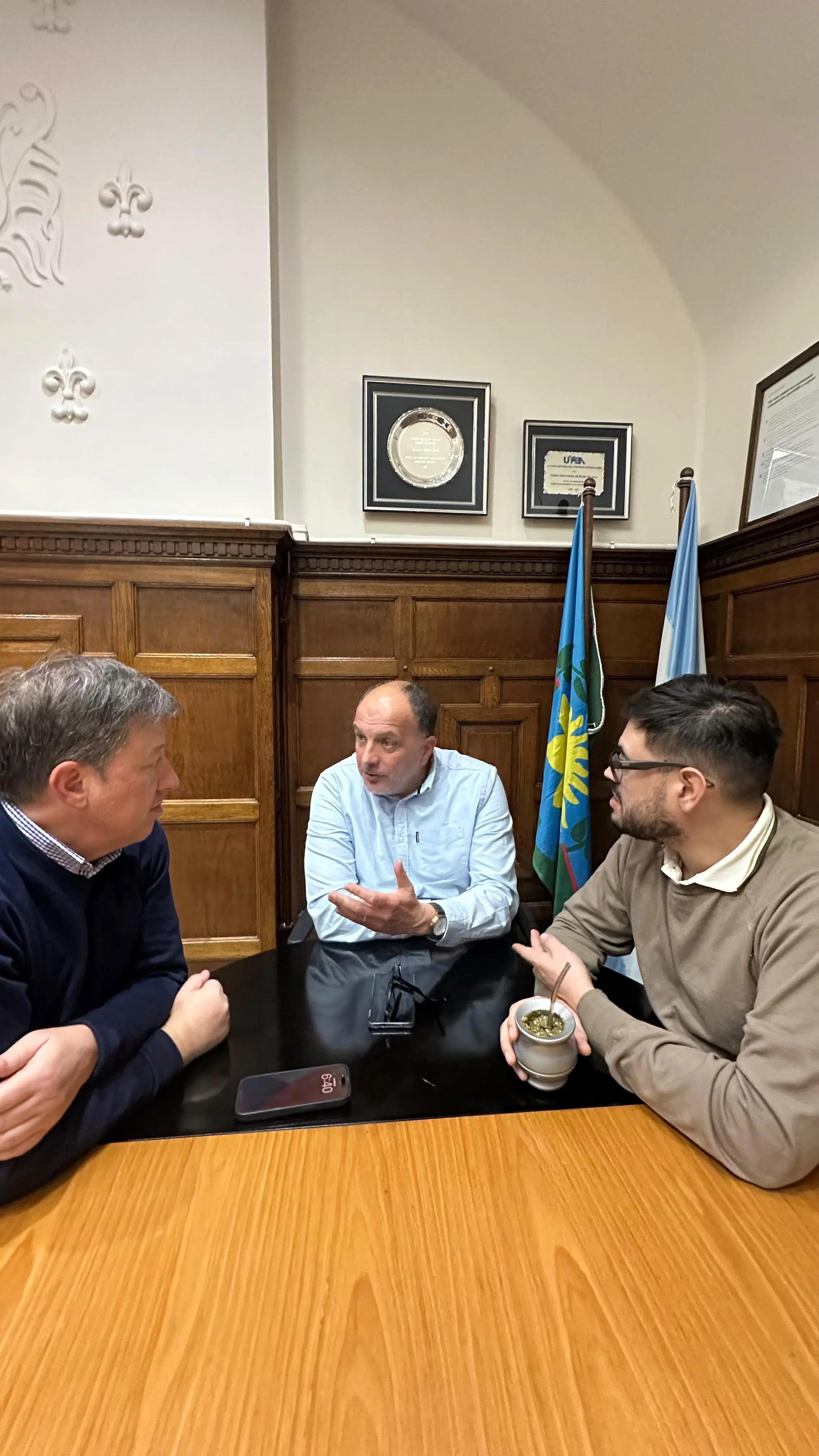 Pablo Garate, de Tres Arroyos; Carlos Bevilacqua, de Villarino; y Matías Nebot, de Saavedra.