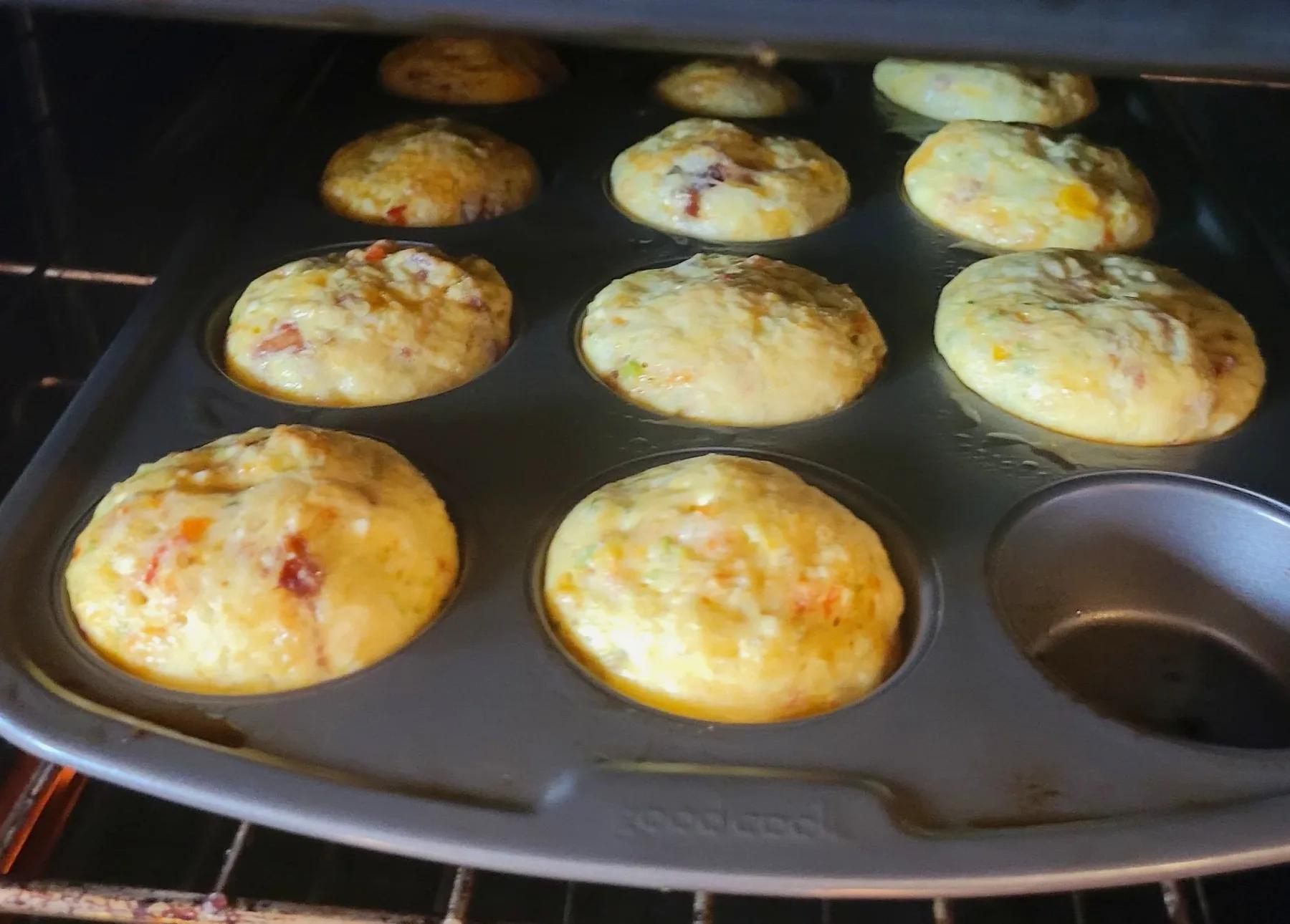 egg+cups+in+the+oven.jpg