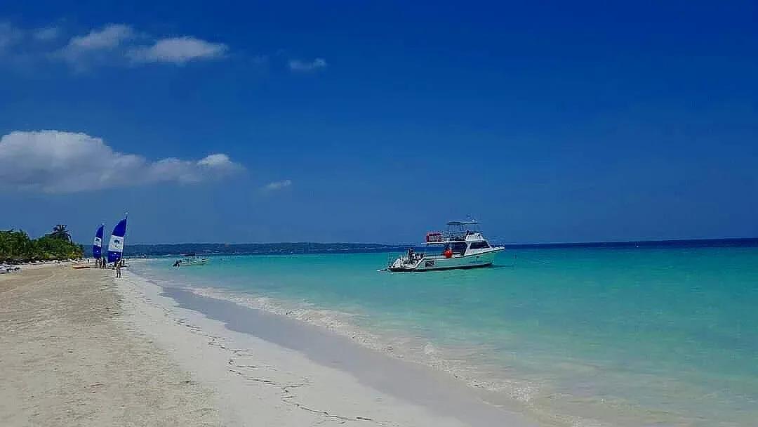 Kari by the sea in Negril