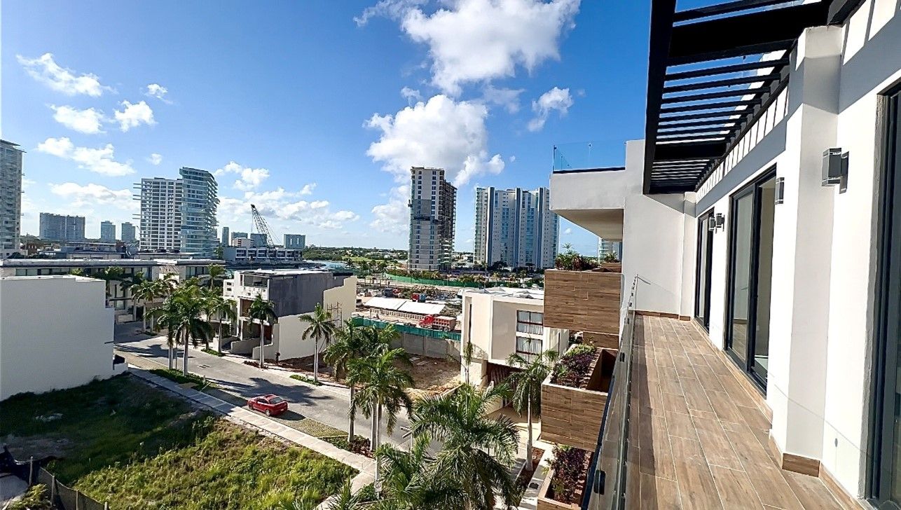 Disfruta la brisa marina desde la terraza de tu nuevo hogar!