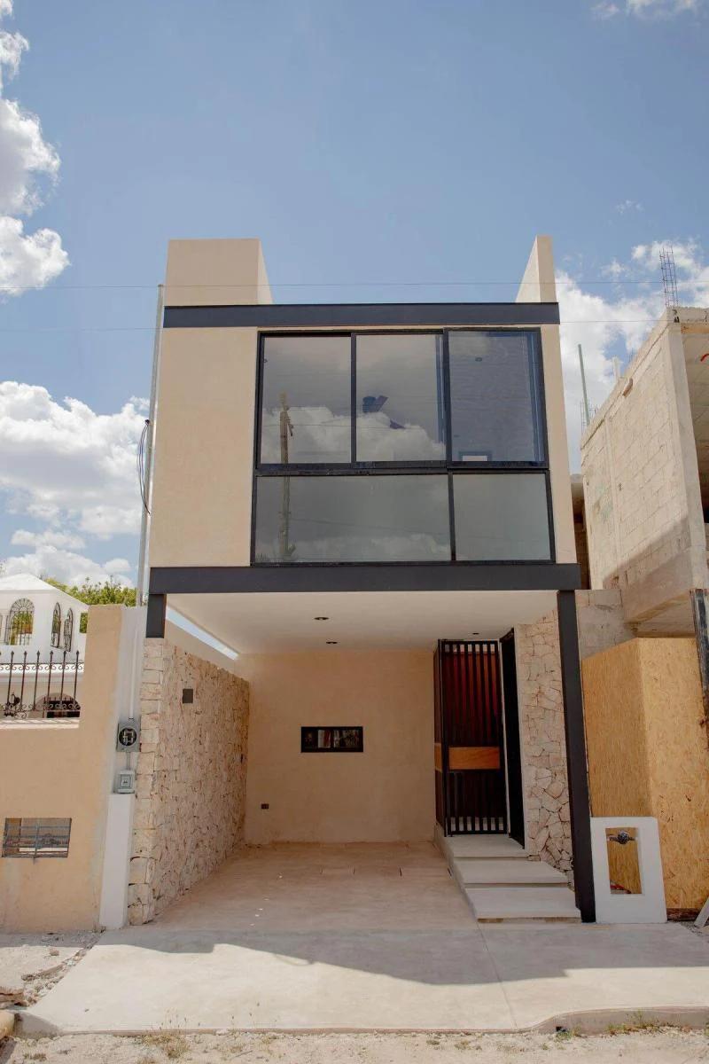 Townhouse ubicado en un exclusivo desarrollo de solo seis unidades residenciales en la Colonia México Norte, Mérida.
