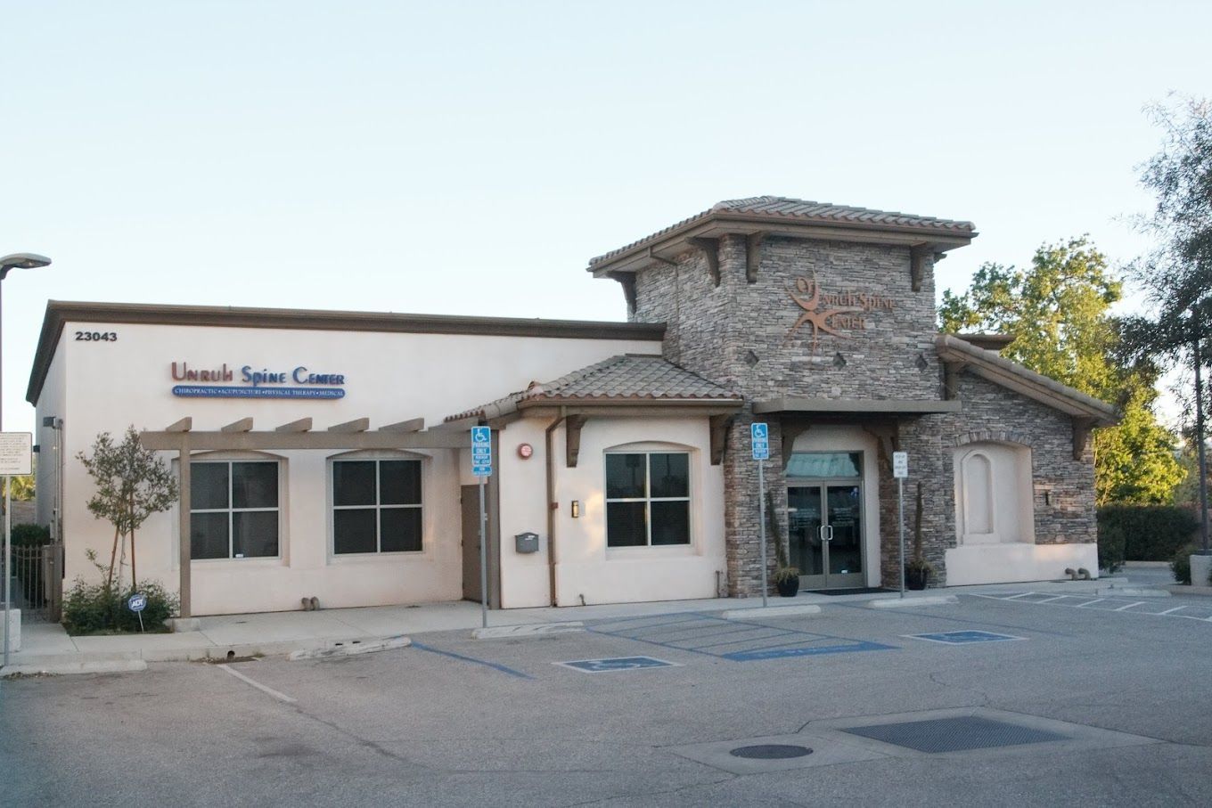 Unruh Spine Centers - Toluca Lake Banner