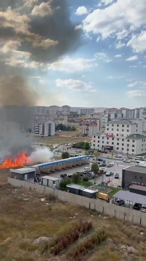 Yangın istasyona ulaşmadan söndürüldü, soğutma çalışması başladı