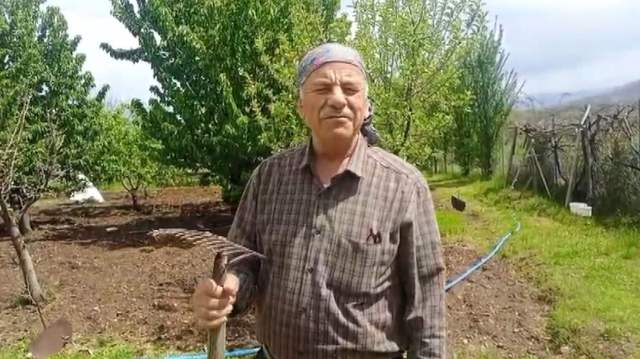 📰 Çiftçinin Sansarla Samimi Diyaloğu Gülümsetti: Doğadan 1 Dakikalık Sıcak An
