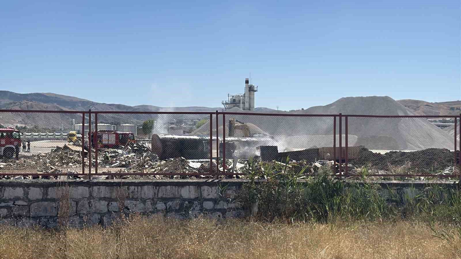 Sivas’ta boş tankerde çıkan yangın söndürüldü