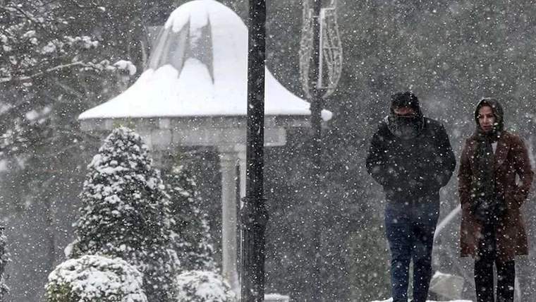 Soğuk hava ve kar yağışı nedeniyle dört ilde eğitime ara verildi