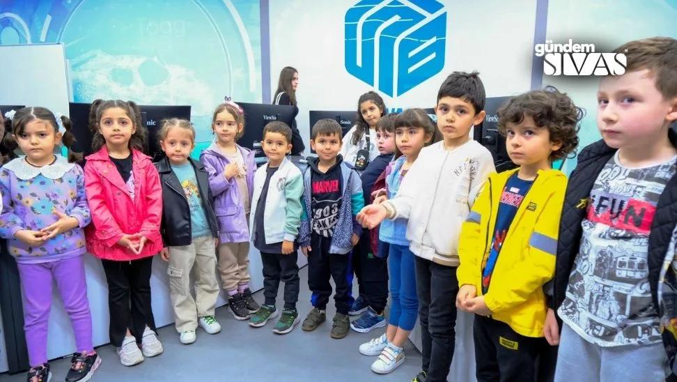 Sivaslı Genç Öğrenciler SBTÜ'yü Keşfetti!