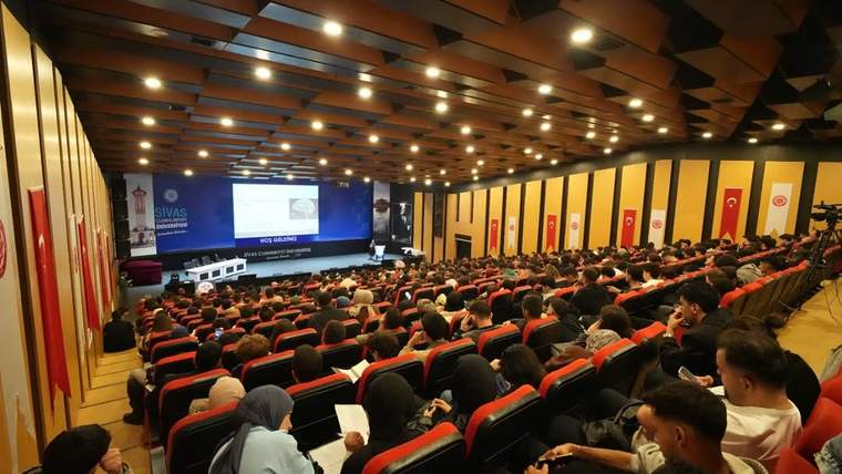 Sivas Cumhuriyet Üniversitesi'nde "Özgür Ol / Bağımlı Olma" Temalı Bağımlılıkla Mücadele Etkinliği
